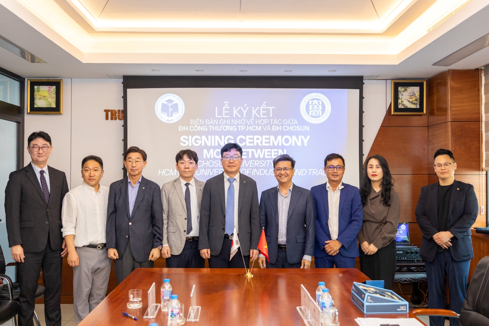 Ho Chi Minh City university of industry and trade signs strategic cooperation agreement with Chosun university (Korea), expanding international opportunities for students