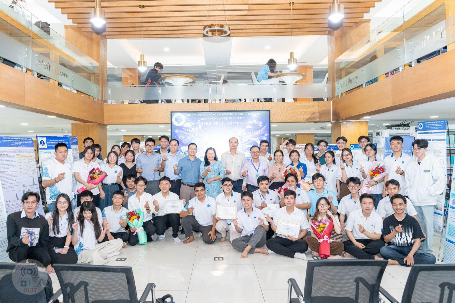 Chung kết Cuộc thi Học thuật “Khoa học Dữ liệu HUIT – 2025” của Khoa Công nghệ Thông tin