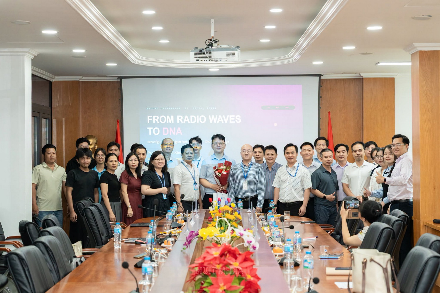 HUIT tăng cường kết nối học thuật với Đại học Sejong, Hàn Quốc