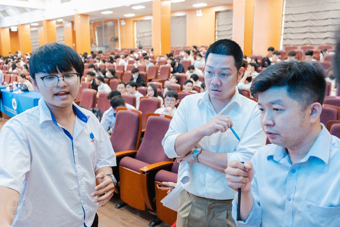 HÀNH TRÌNH CHINH PHỤC TRI THỨC: VINH DANH NHỮNG TÀI NĂNG TRẺ KHOA CÔNG NGHỆ THÔNG TIN TẠI VÒNG CHUNG KẾT CẤP KHOA