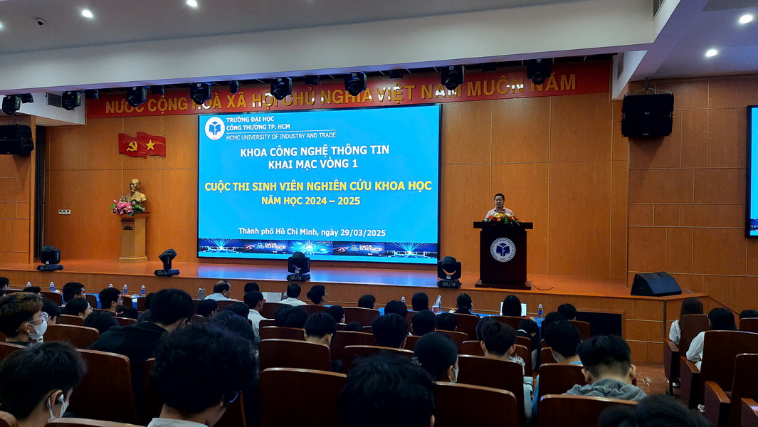 Chung Kết và Bế Mạc Giải Bóng Đá IT CUP Lần Thứ XVI – Tôn Vinh Sự Nhiệt Huyết và Cống Hiến của Các Đội Bóng!