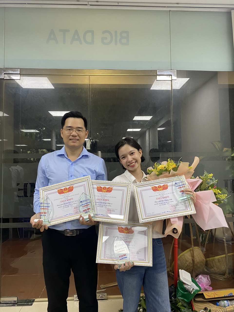 Chúc mừng đội văn nghệ khoa Công nghệ thông tin giành nhiều giải thưởng
